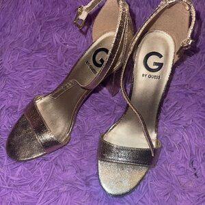 Guess gold heels, EUC